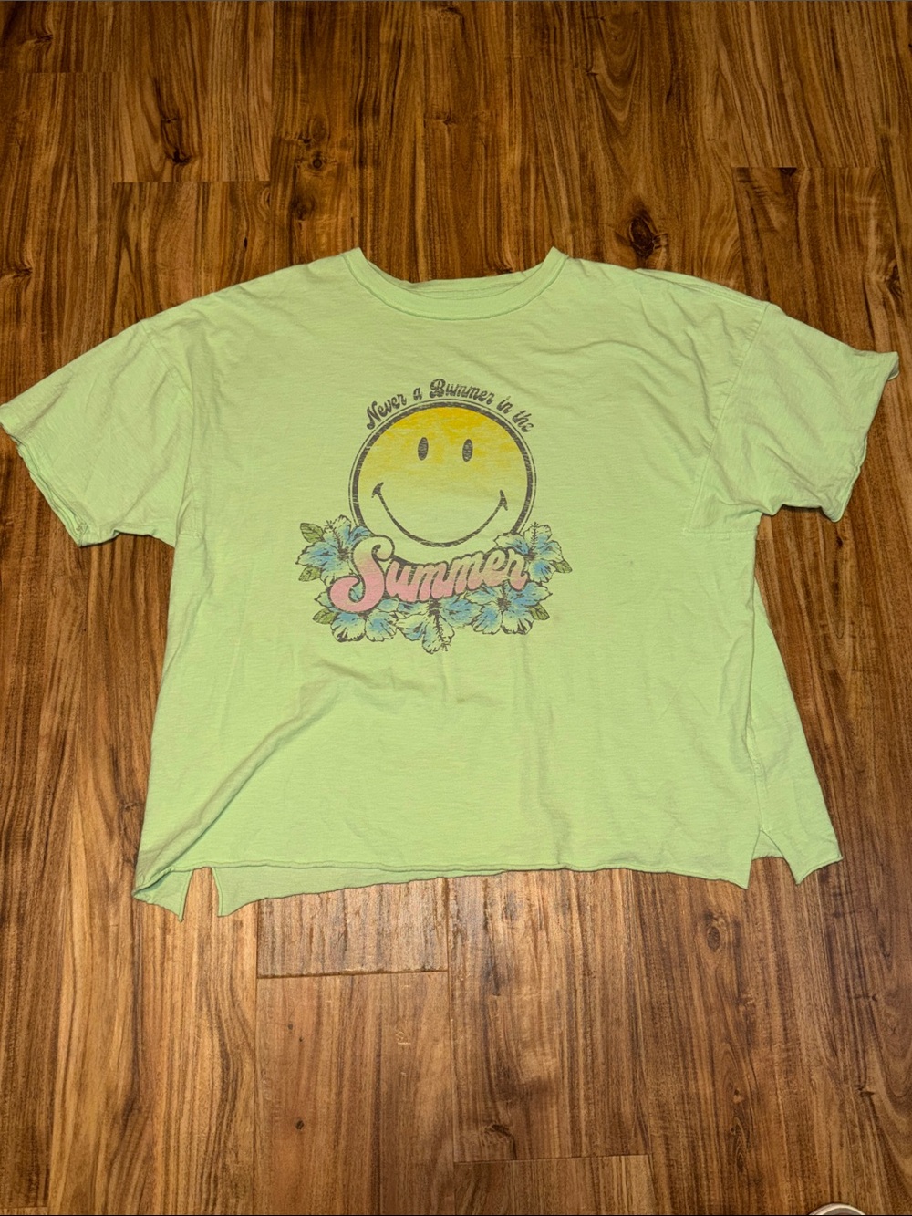 Aerie
Women
XL
Light Green Smiley 'Summer' Graphic Tee shirt oversized